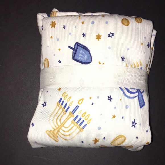 Pottery Barn Kids Hanukkah Organic Pajama Set! Child’s Size 6 FREE GIFT WRAPPING - Picture 4 of 4